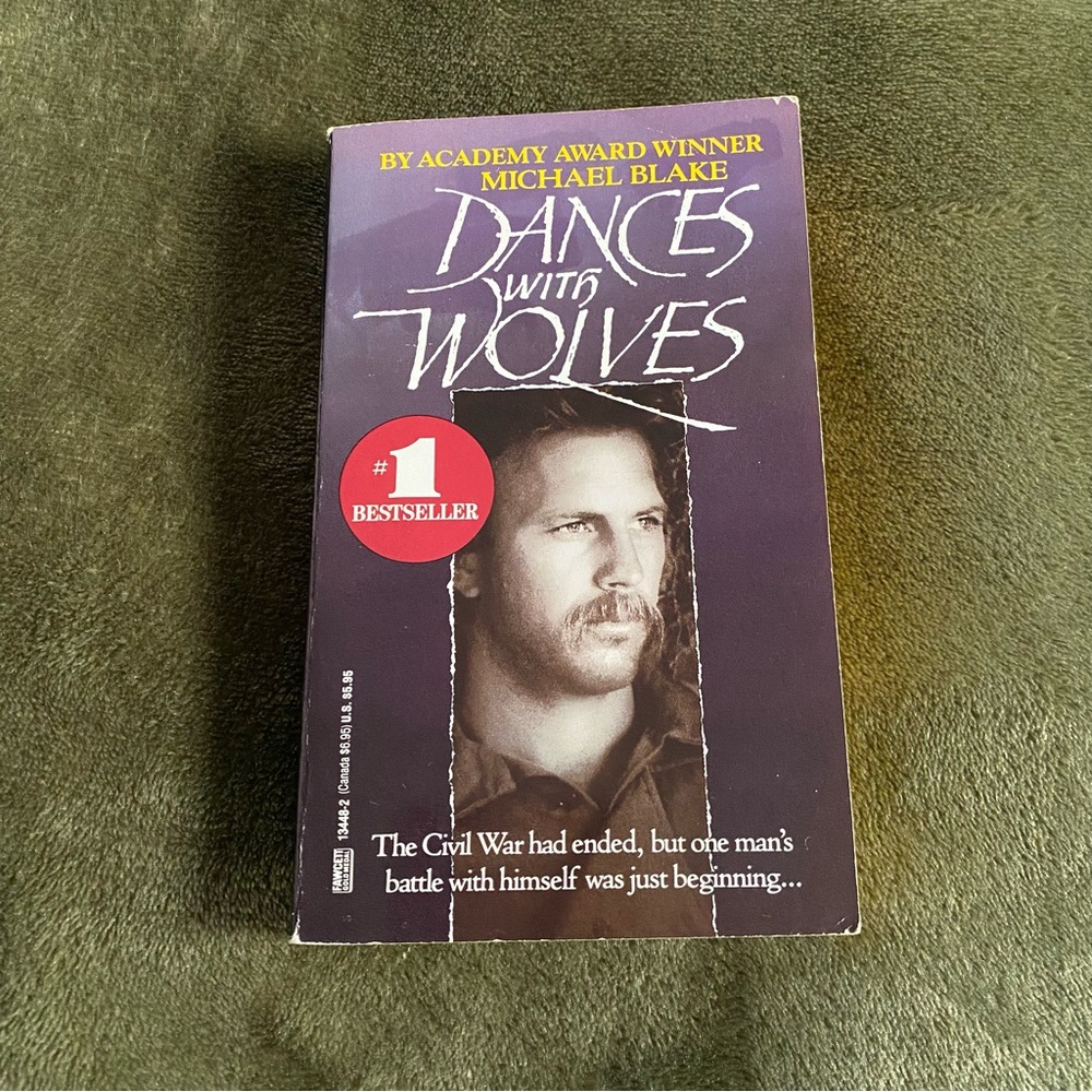 “Dances with Wolves” Movie Tie-In Cover Paperback Book (1990 Fifth Printing)